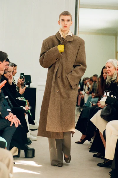 Look 9